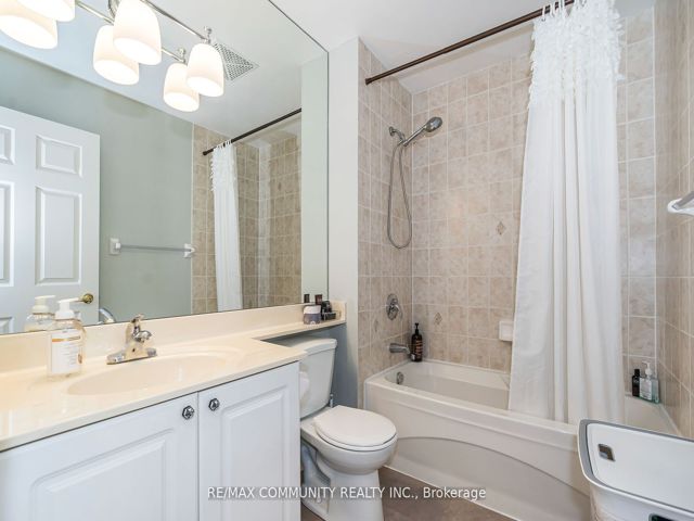 718 - 16 Dallimore Circ