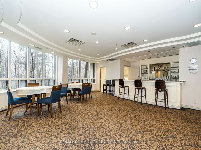 718 - 16 Dallimore Circ