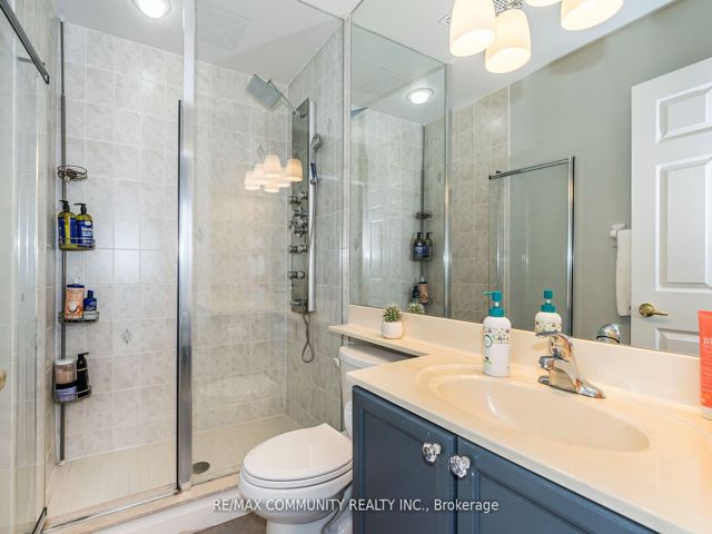 718 - 16 Dallimore Circ