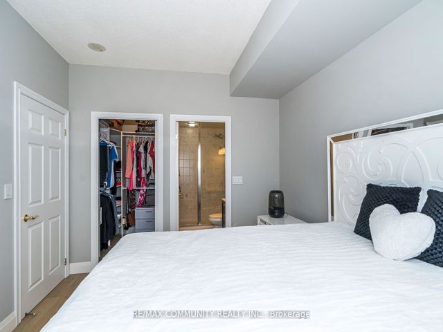 718 - 16 Dallimore Circ