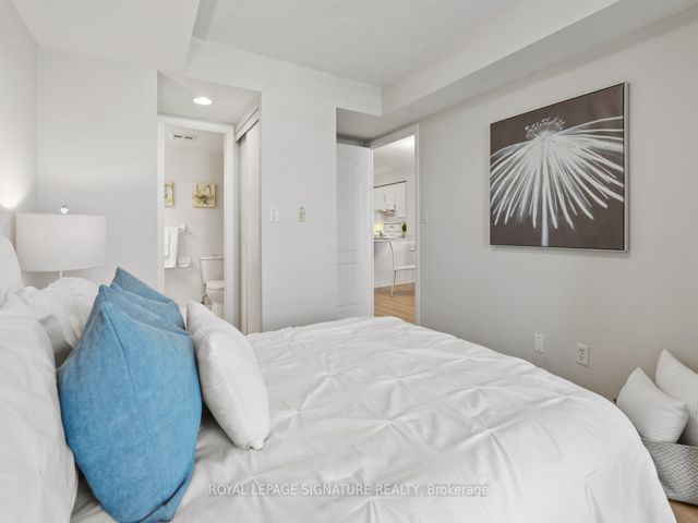 1103 - 2 Rean Dr