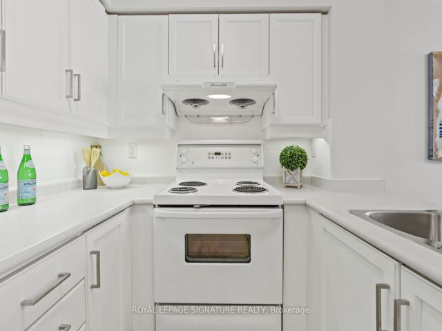 1103 - 2 Rean Dr