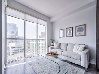 1913 - 300 Front St W