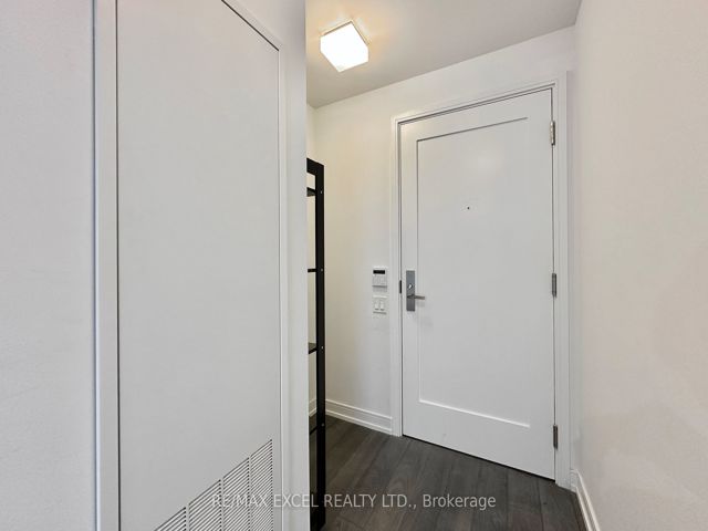 2010 - 28 Wellesley St E