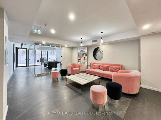 2010 - 28 Wellesley St E