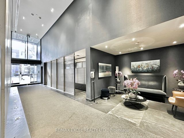 2010 - 28 Wellesley St E