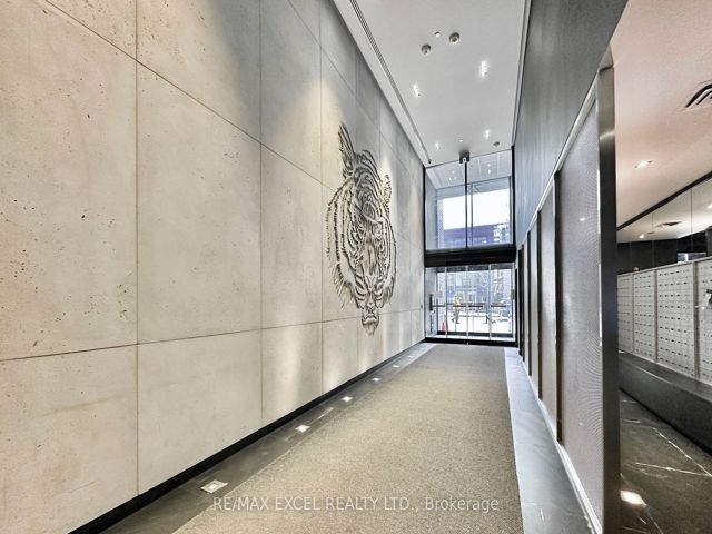 2010 - 28 Wellesley St E