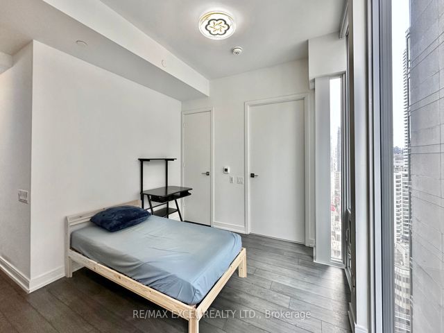 2010 - 28 Wellesley St E