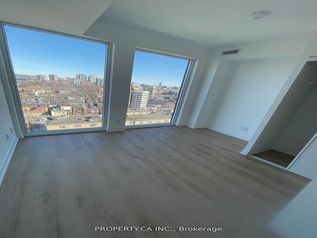 1215 - 319 Jarvis St