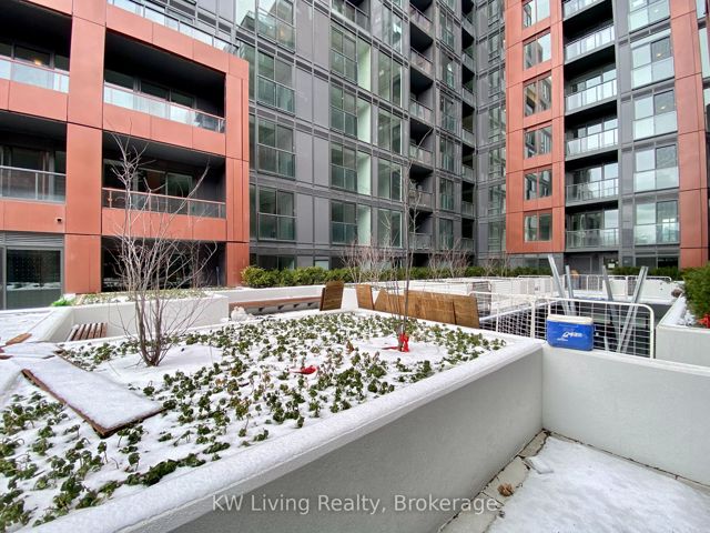 239 - 28 Eastern Ave