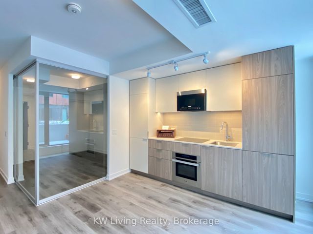 239 - 28 Eastern Ave