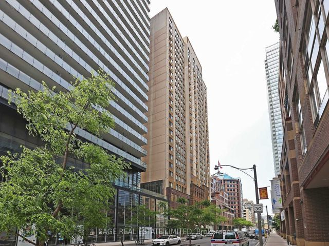 302 - 25 Grenville St