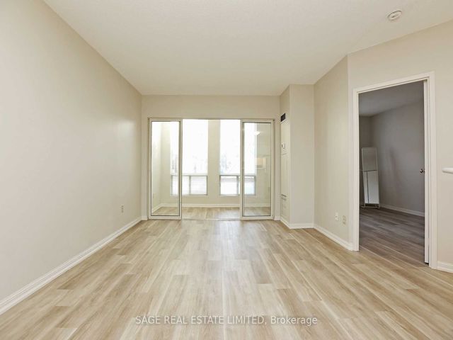 302 - 25 Grenville St