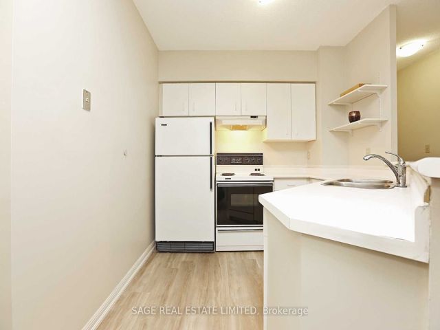 302 - 25 Grenville St