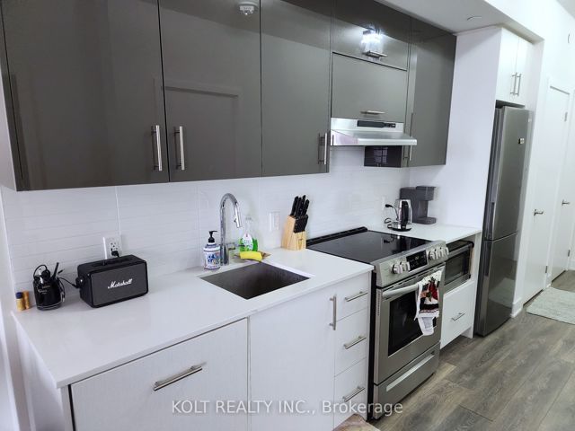 217 - 188 Fairview Mall Dr