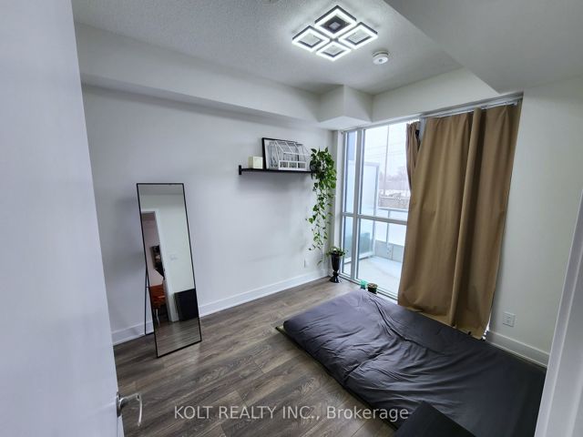 217 - 188 Fairview Mall Dr