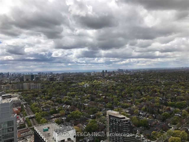 4207 - 2221 Yonge St