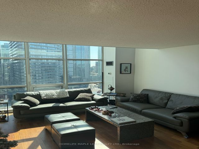 921 - 36 Blue Jays Way