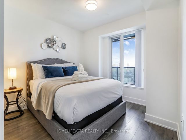 606 - 575 Bloor St E