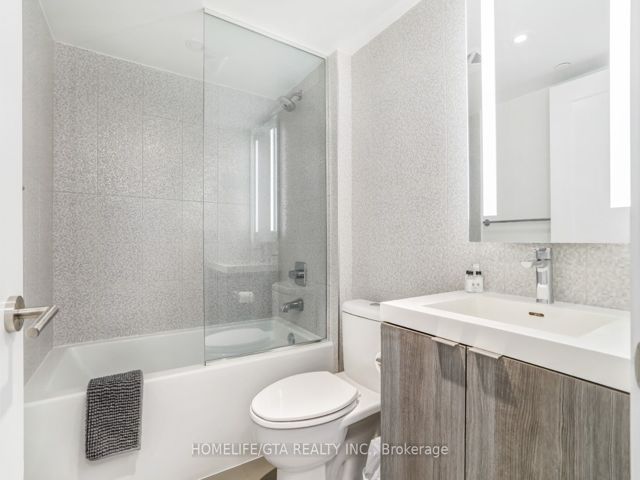 606 - 575 Bloor St E