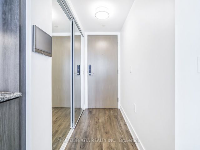 606 - 575 Bloor St E