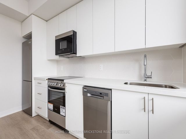 2009 - 15 Ellerslie Ave