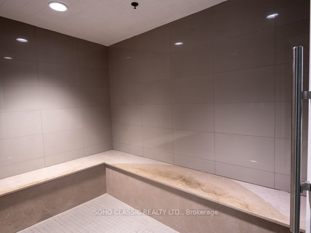 512 - 543 Richmond St W