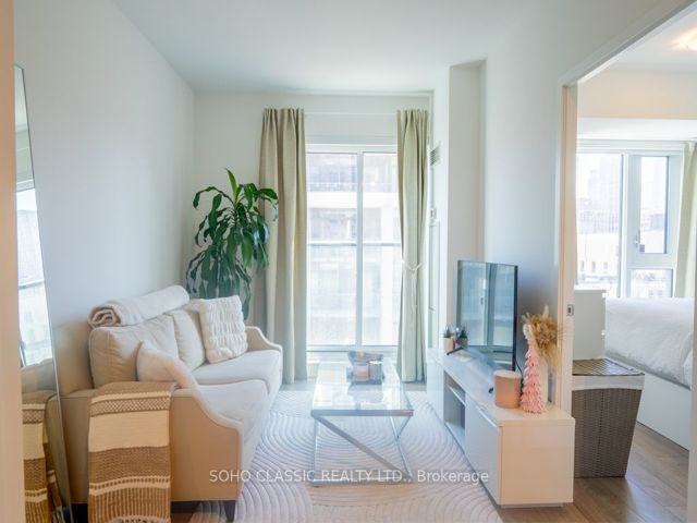 512 - 543 Richmond St W