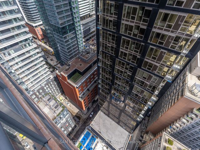 2911 - 55 Mercer St