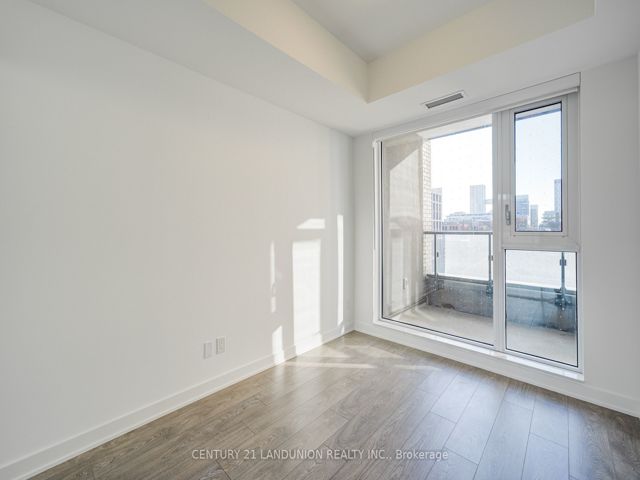 414 - 543 Richmond St W