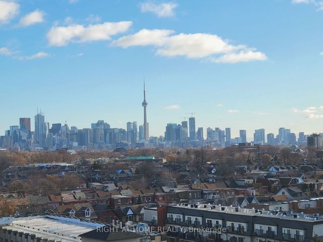 1004 - 1369 Bloor St W