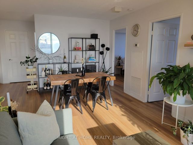 1004 - 1369 Bloor St W