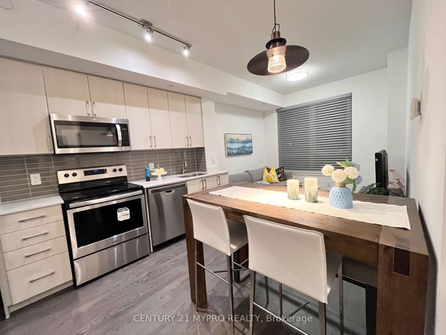 1027 - 591 Sheppard Ave E