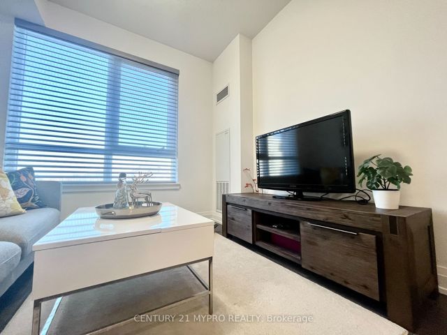 1027 - 591 Sheppard Ave E