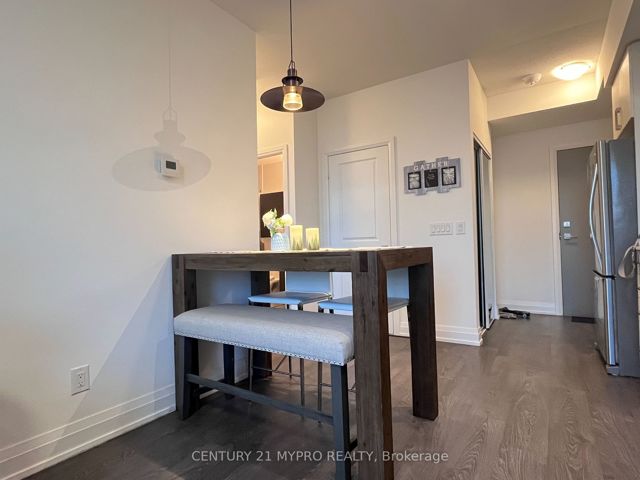 1027 - 591 Sheppard Ave E