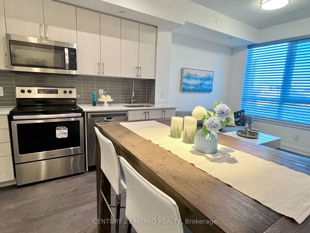 1027 - 591 Sheppard Ave E