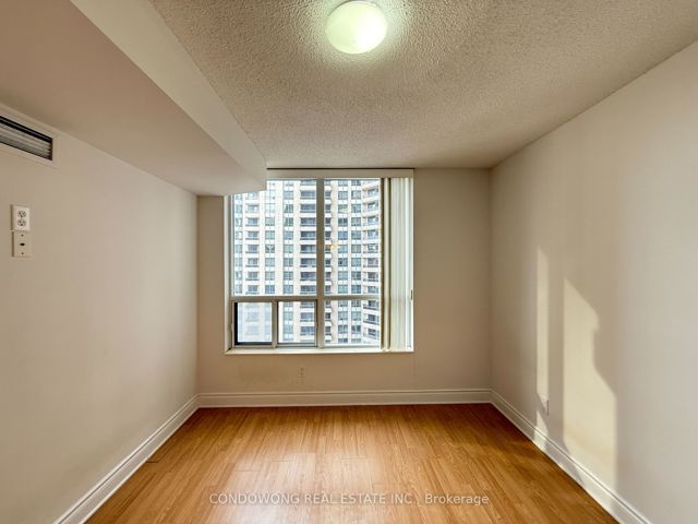 1208 - 5 Northtown Way