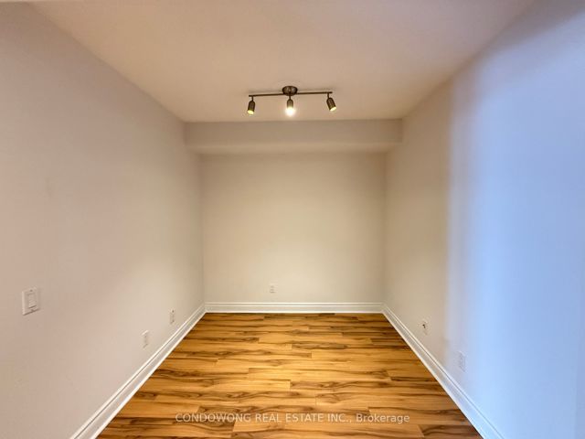 1208 - 5 Northtown Way