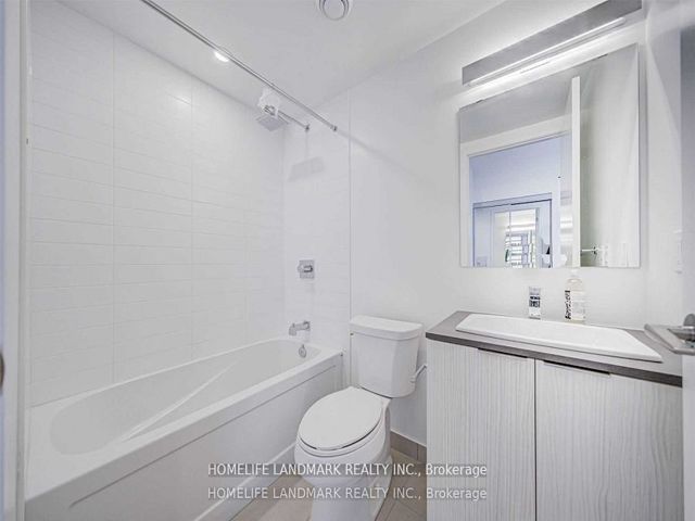 1805 - 501 Yonge St