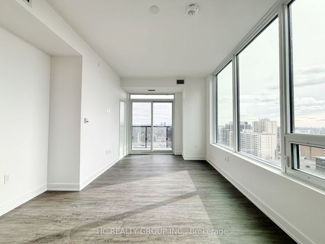 1512 - 127 Broadway Ave