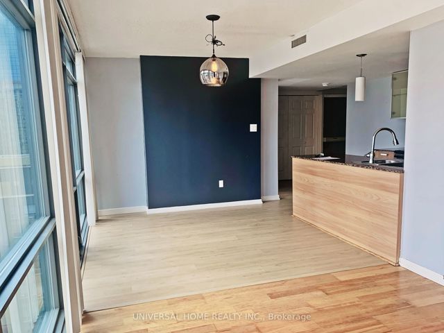 1507 - 37 Grosvenor St