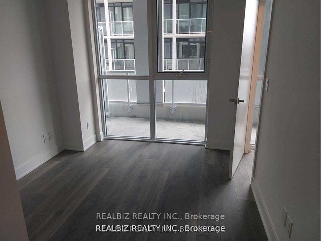325 - 188 Fairview Mall Dr