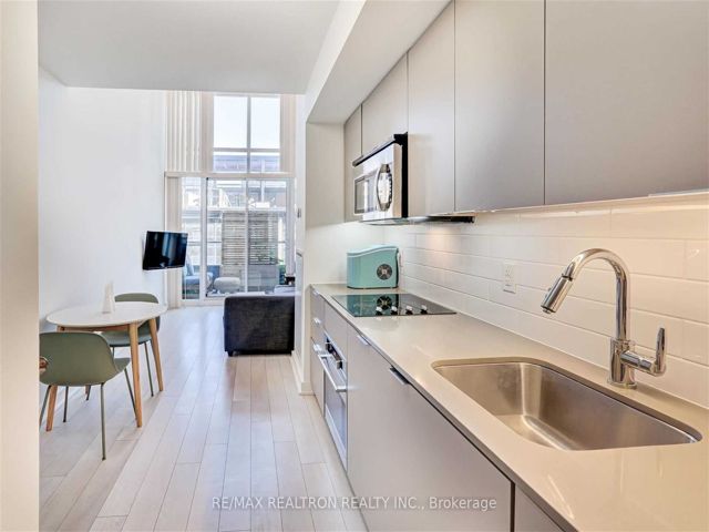 324 - 5 Hanna Ave