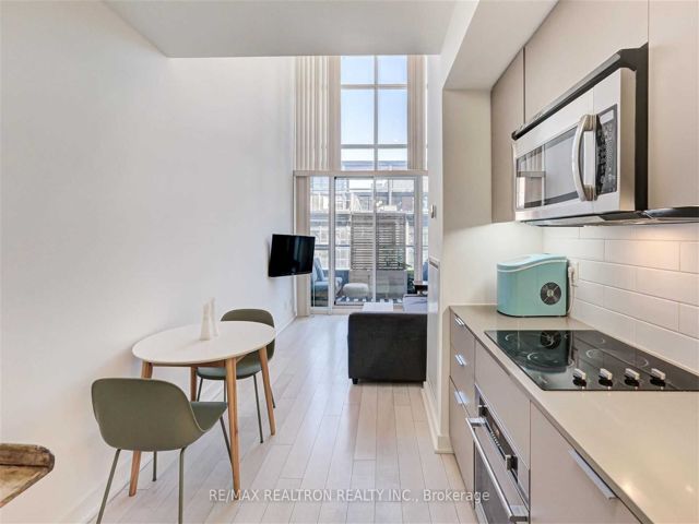 324 - 5 Hanna Ave
