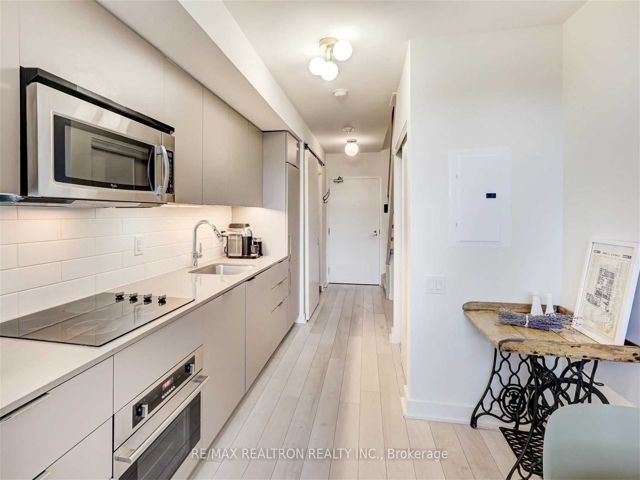 324 - 5 Hanna Ave