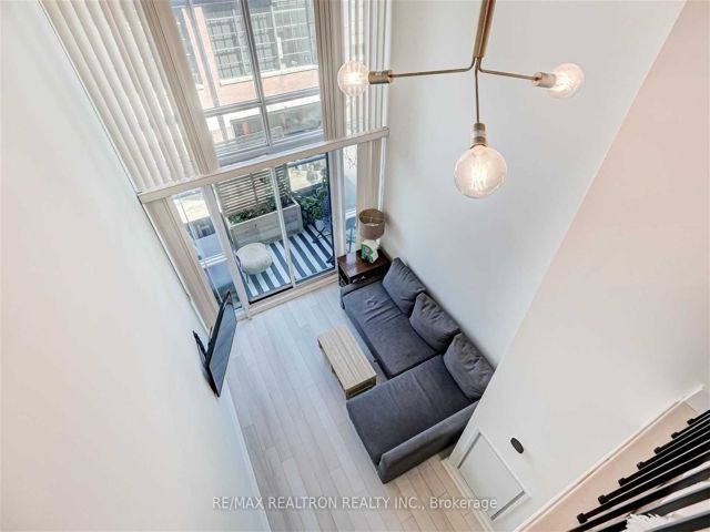 324 - 5 Hanna Ave