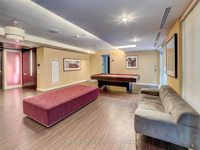 324 - 5 Hanna Ave
