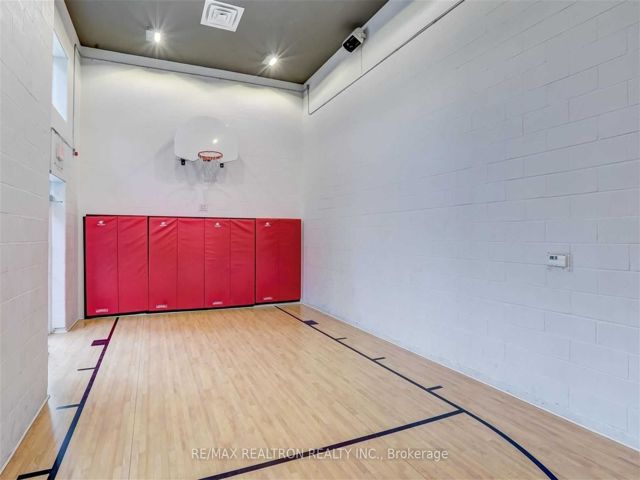 324 - 5 Hanna Ave