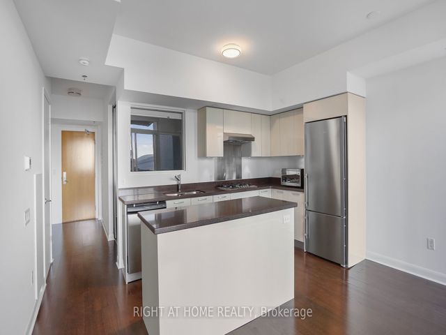 2103 - 375 King St W