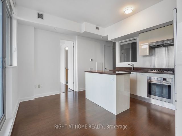 2103 - 375 King St W